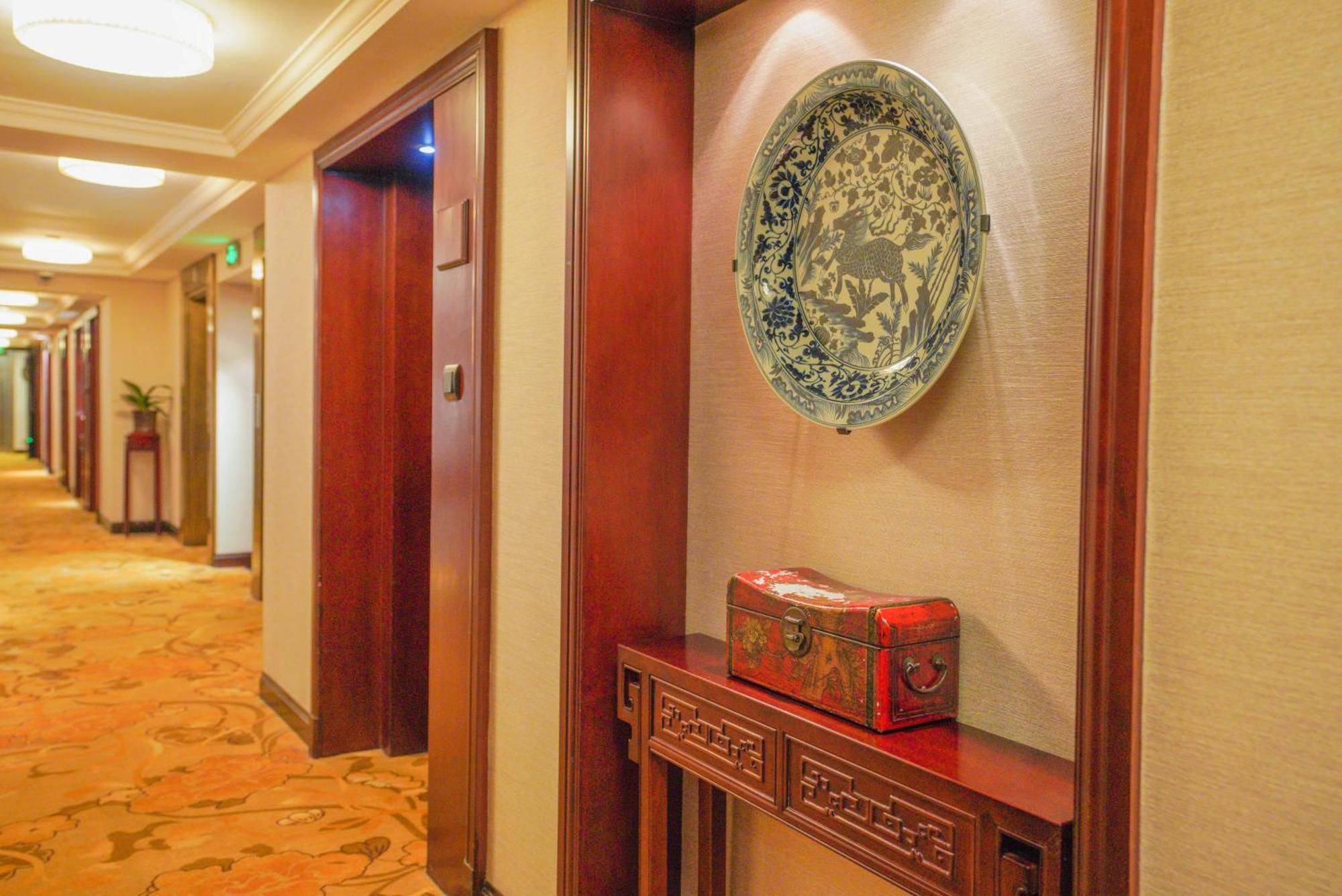 Broadway Mansions Hotel - On The Bund Xangai Exterior foto